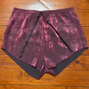 Iredecent pink short shorts